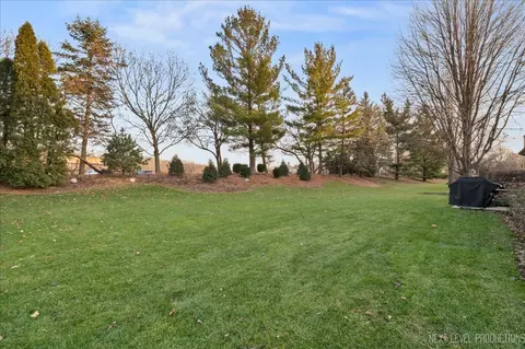 1521 Eagle Brook Dr, Geneva, IL 60134 photo 39