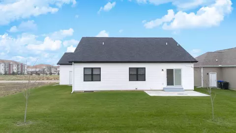 Exterior - 1732 Eide Rd, Bloomington, IL 61704 photo 10 of 13