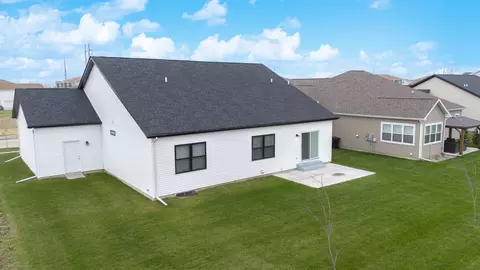 Exterior - 1732 Eide Rd, Bloomington, IL 61704 photo 9 of 13