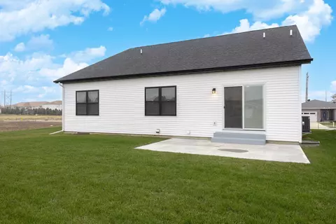 Exterior - 1732 Eide Rd, Bloomington, IL 61704 photo 12 of 13