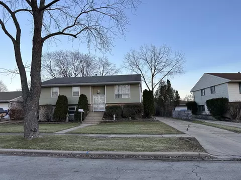 533 Westgate Ter, Streamwood, IL 60107