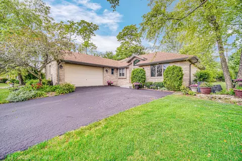 5152 Fairground Ct, Monee, IL 60449