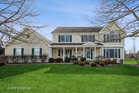 721 Jamestowne Rd, Sleepy Hollow, IL 60118
