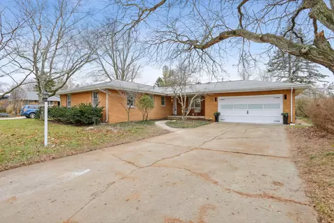 1207 Park Terrace Ln, Champaign, IL 61821