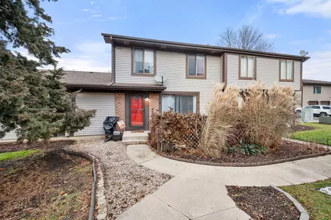 1539 Timberwood Ct, Sycamore, IL 60178