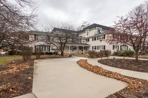 516 W Eastman St #1C, Arlington Heights, IL 60005