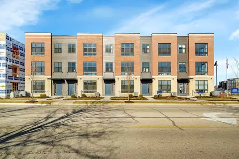 313 Summit Cir, Lombard, IL 60148