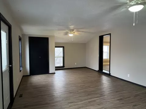 209 E Spencer St, Mclean, IL 61754 photo 32