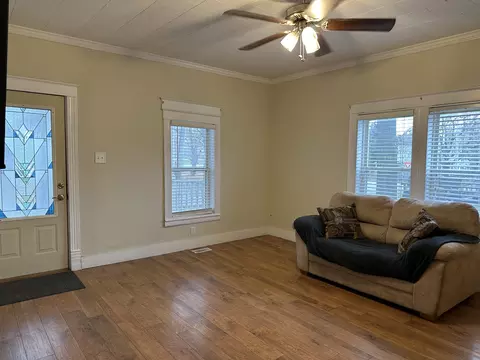 209 E Spencer St, Mclean, IL 61754 photo 2