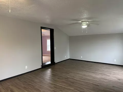 209 E Spencer St, Mclean, IL 61754 photo 31