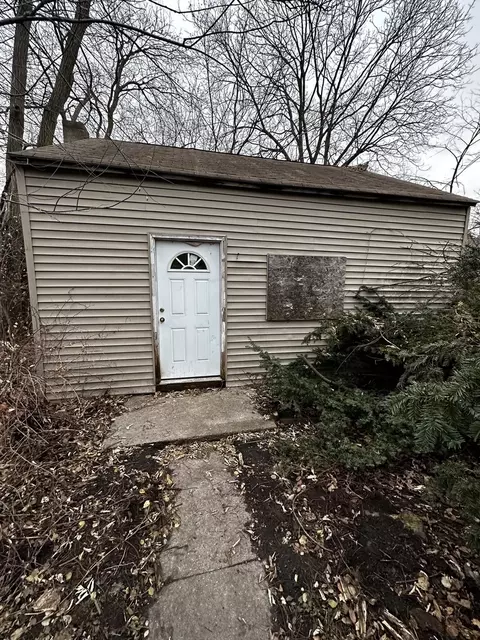 2410 Gilboa Ave, Zion, IL 60099