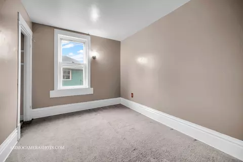 39 N Commonwealth Ave, Elgin, IL 60123 photo 13