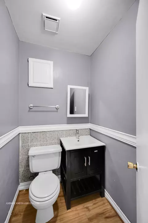 39 N Commonwealth Ave, Elgin, IL 60123 photo 11