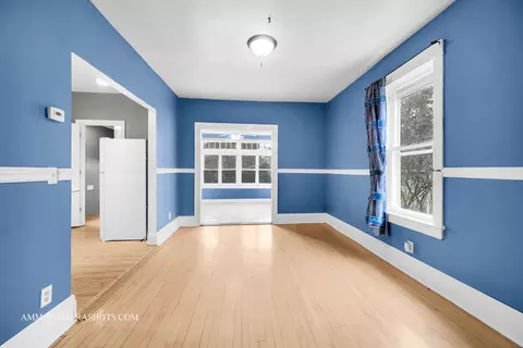 39 N Commonwealth Ave, Elgin, IL 60123 photo 7