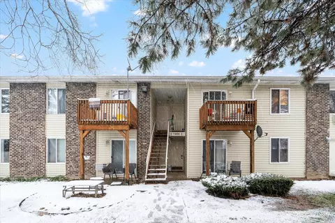 1900 Light Rd #204, Oswego, IL 60543