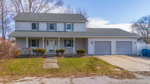610 N Walnut St, Pontiac, IL 61764
