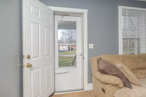 109 S 3rd Ave, Chenoa, IL 61726 photo 22
