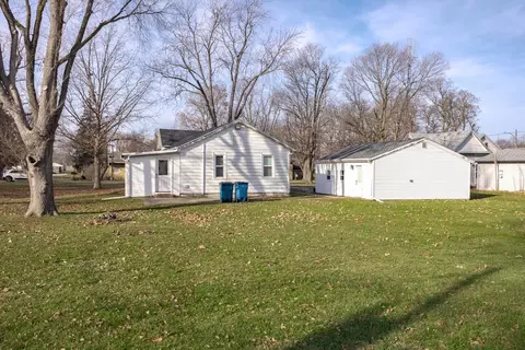 109 S 3rd Ave, Chenoa, IL 61726 photo 32