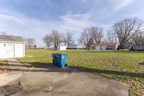 109 S 3rd Ave, Chenoa, IL 61726 photo 34
