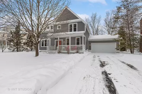 1272 Hedgerow Dr, Grayslake, IL 60030