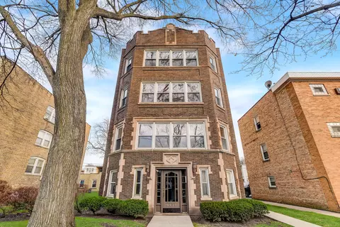 8911 Lamon Ave #B, Skokie, IL 60077