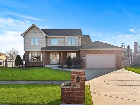 8431 Radcliffe Rd, Tinley Park, IL 60487