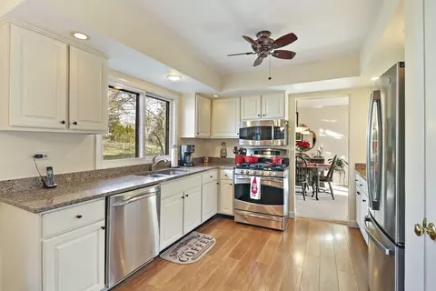 757 Hillside Ave, Antioch, IL 60002 photo 2