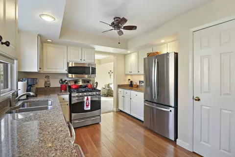 757 Hillside Ave, Antioch, IL 60002 photo 3
