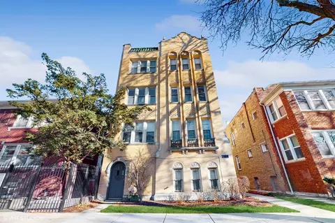 4327 N Richmond St #2B, Chicago, IL 60618