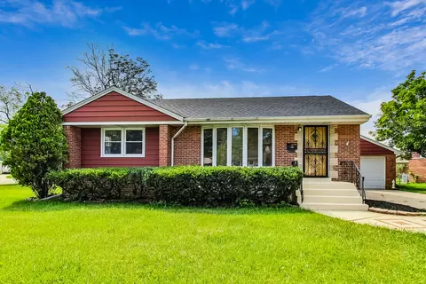 8123 W Maple Ave, Norridge, IL 60706