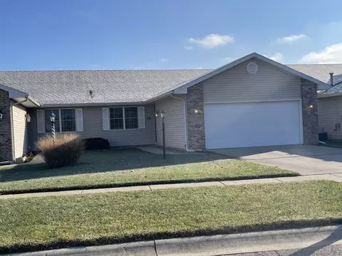 1006 Birkdale Dr, Champaign, IL 61822