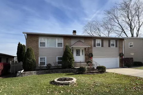 1421 S Fern Dr, Mount Prospect, IL 60056