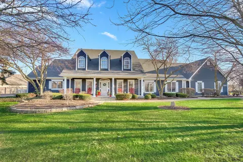 10 N843 Williamsburg Dr, Elgin, IL 60124