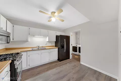 605 Waters Edge Dr #A, Mchenry, IL 60050 photo 8