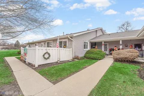 605 Waters Edge Dr #A, Mchenry, IL 60050 photo 3