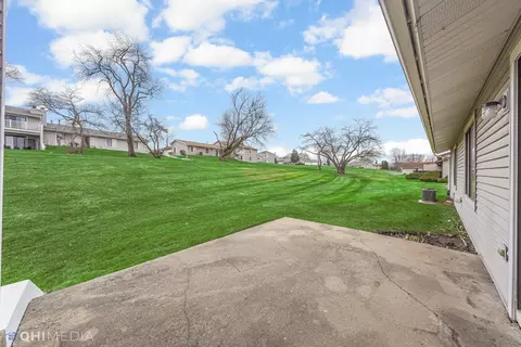 605 Waters Edge Dr #A, Mchenry, IL 60050 photo 19
