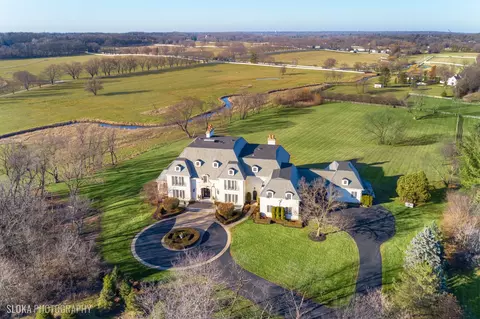 34 Ridge Rd, Barrington Hills, IL 60010