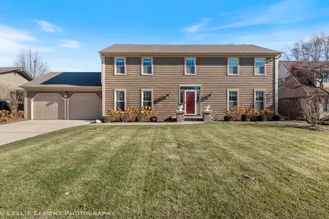 185 N Lyle Ave, Elgin, IL 60123