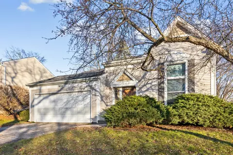 1435 Riverwood Dr, Algonquin, IL 60102
