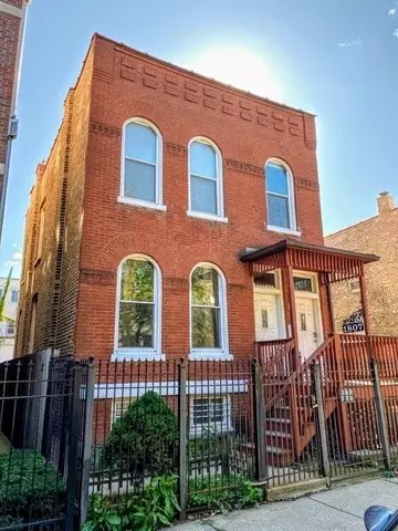 1807 W Race Ave, Chicago, IL 60622