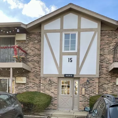 9 S120 Lake Dr #15-205, Willowbrook, IL 60527