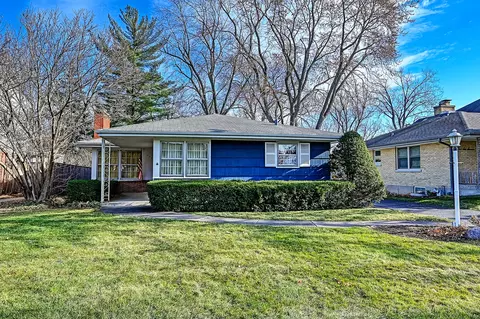269 Coe Rd, Clarendon Hills, IL 60514