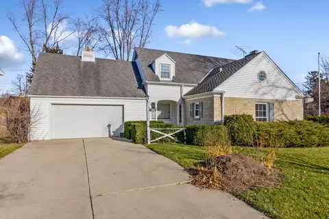 506 W Go Wando Ave, Mount Prospect, IL 60056