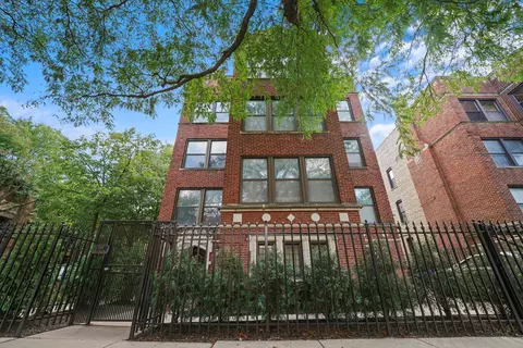 919 E Hyde Park Blvd #3, Chicago, IL 60615