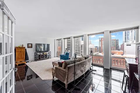111 E Chestnut St #23G, Chicago, IL 60611 photo 3