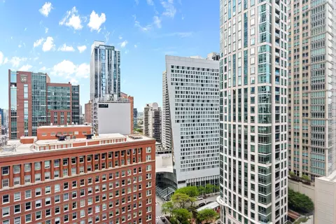 111 E Chestnut St #23G, Chicago, IL 60611 photo 12