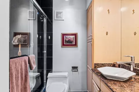 111 E Chestnut St #23G, Chicago, IL 60611 photo 13