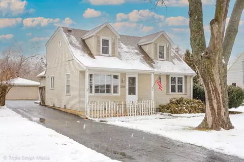 15530 Lavergne Ave, Oak Forest, IL 60452