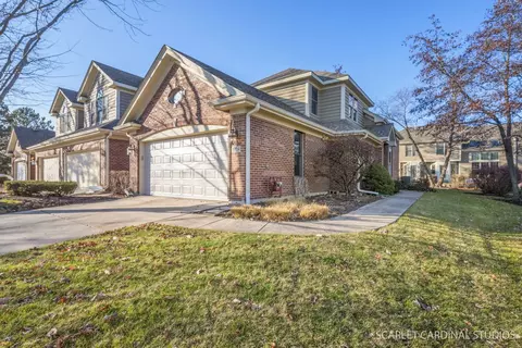 3724 King George Ln, Saint Charles, IL 60174