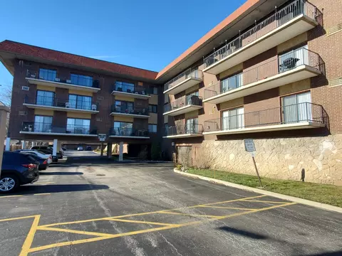 9540 Mayfield Ave #S304, Oak Lawn, IL 60453